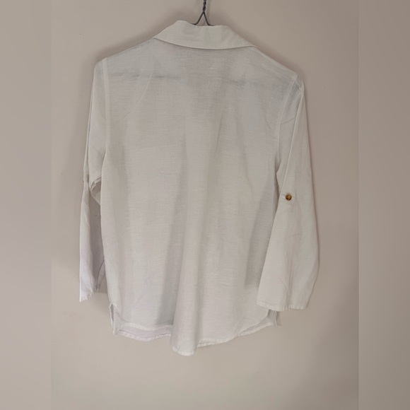 White Button-Up Shirt with Pockets - Picture 2 of 4